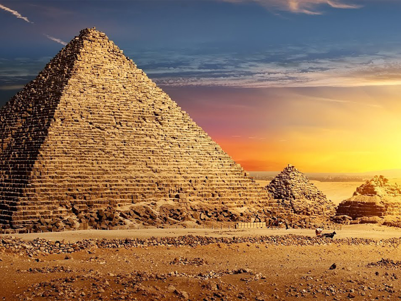 pyramids01.jpg